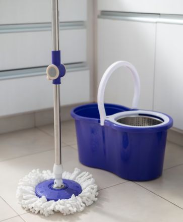 lady-cleaner
